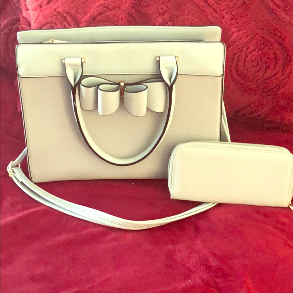 Two toned grey faux leather purse matching wallet